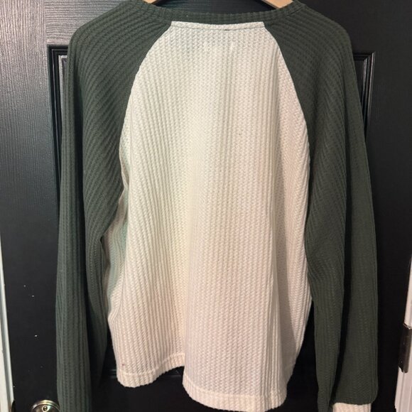 NWOT Magnolia Boutique Womens Waffle Knit Long Sleeve Top Cream Green Large - Picture 3 of 3